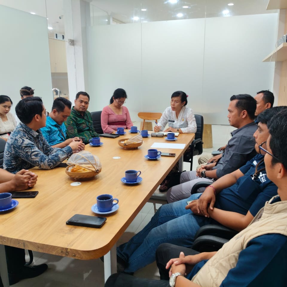Rapat koordinasi dengan seluruh Bank Himbara , pihak pertamina dan pupuk Indonesia terkait dgn mekanisme pimjaman oleh KDKKMP dan suplay lpg dan pupuk ke Kop Merah Putih
