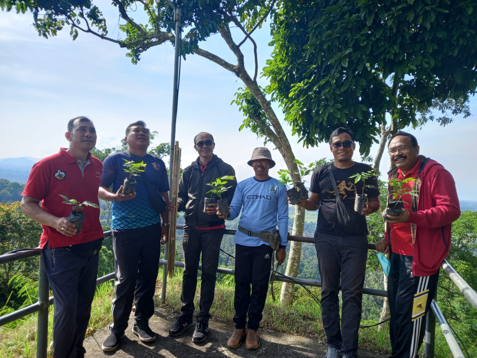 Gotong Royong Semesta Berencana: Wujud Nyata Kepedulian Bangli terhadap Lingkungan dan Alam Lestari