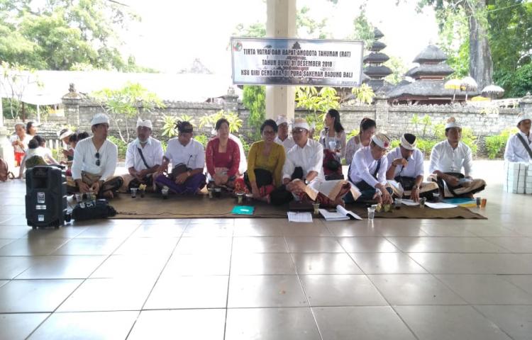 Plt  kds  kop umkm naker  trans  menghadiri  rat  KSU  Giri Gusuma  desa  Landih   tgl  14  jan   2019 bertenpat  di  wantilan  pura  sakenan .